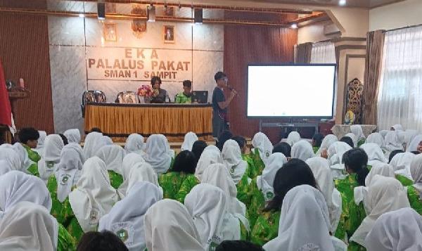 Dari Sampit ke Dunia, Alumni SMAN 1 Sampit ” Orlando Ferrari” Bagikan Kunci Meraih Prestasi Glob
