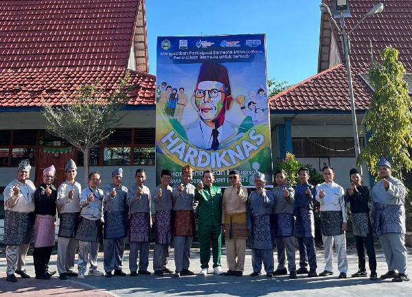 Upacara Hardiknas 2026 di SMAN 1 Sampit: Perkuat Karakter, Wujudkan Pendidikan Bermutu dan Inklusif